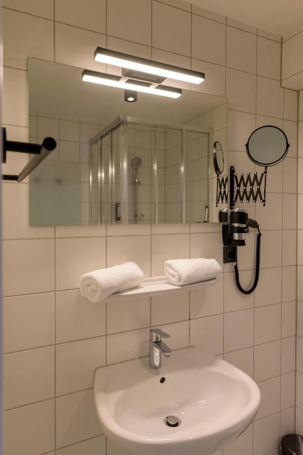 Nikii City Hotel Leverkusen Buitenkant foto
